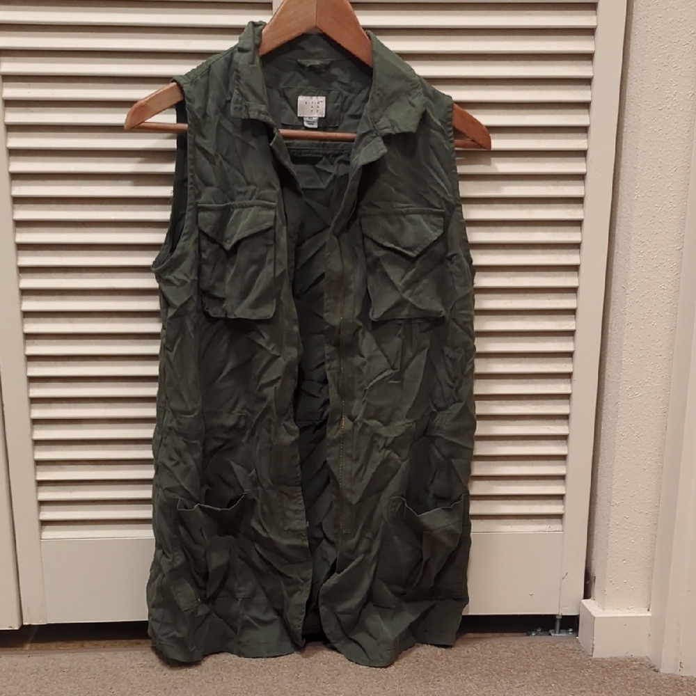 Olive Green Sleeveless Utility Vest